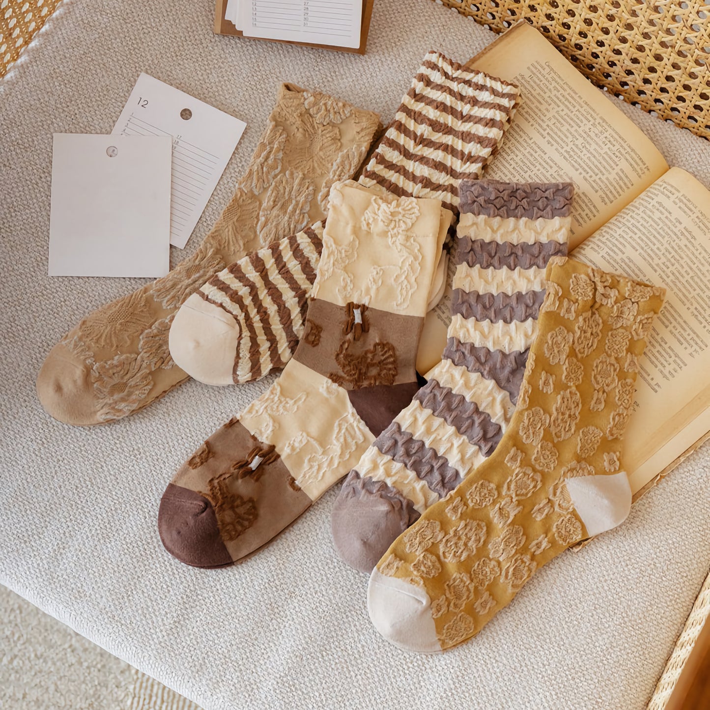 5-Pack Autumn Vintage Socks - Coffee Striped Floral Design