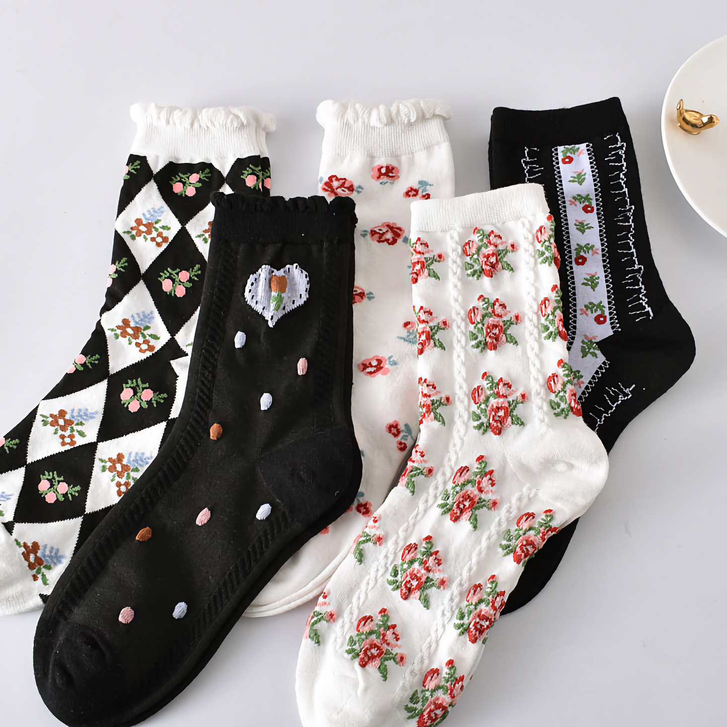 5-Pack Floral Cotton Crew Socks – Black & White Set