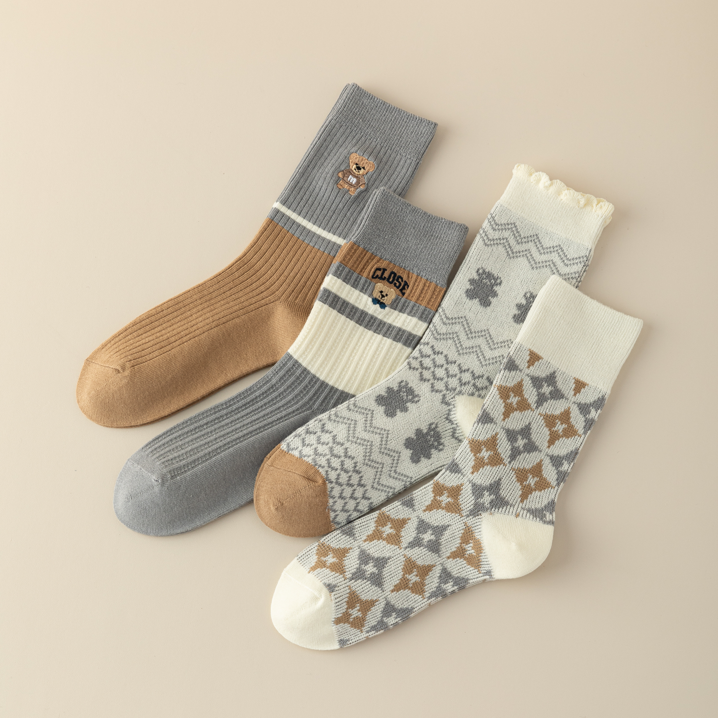 2-Pack Women's Grey Cotton Socks: Stylish Bear Pattern for Cozy Comfort