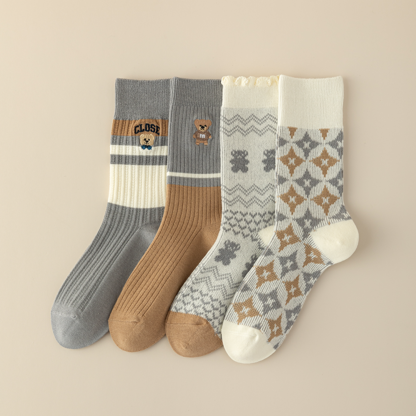 2-Pack Women's Grey Cotton Socks: Stylish Bear Pattern for Cozy Comfort