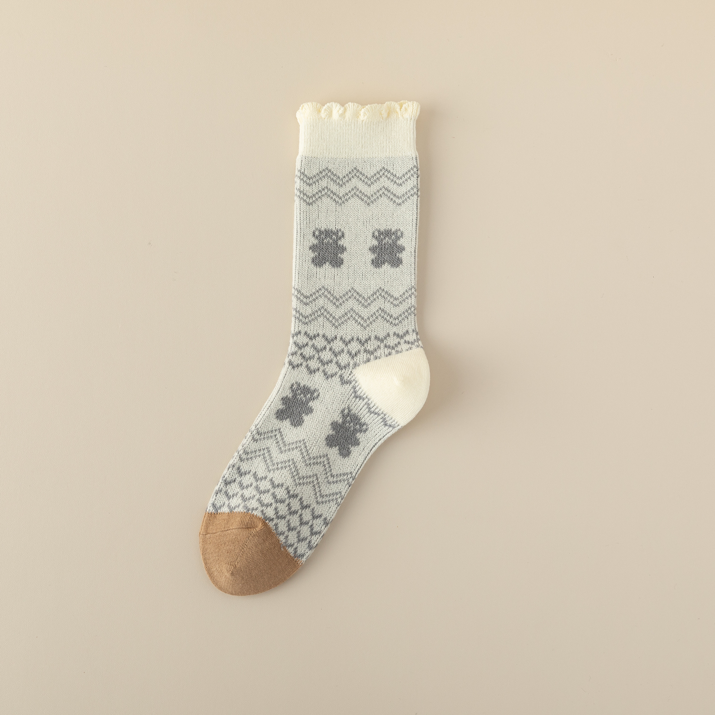2-Pack Women's Grey Cotton Socks: Stylish Bear Pattern for Cozy Comfort