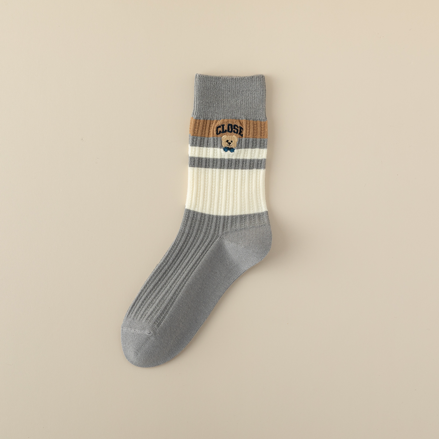 2-Pack Women's Grey Cotton Socks: Stylish Bear Pattern for Cozy Comfort
