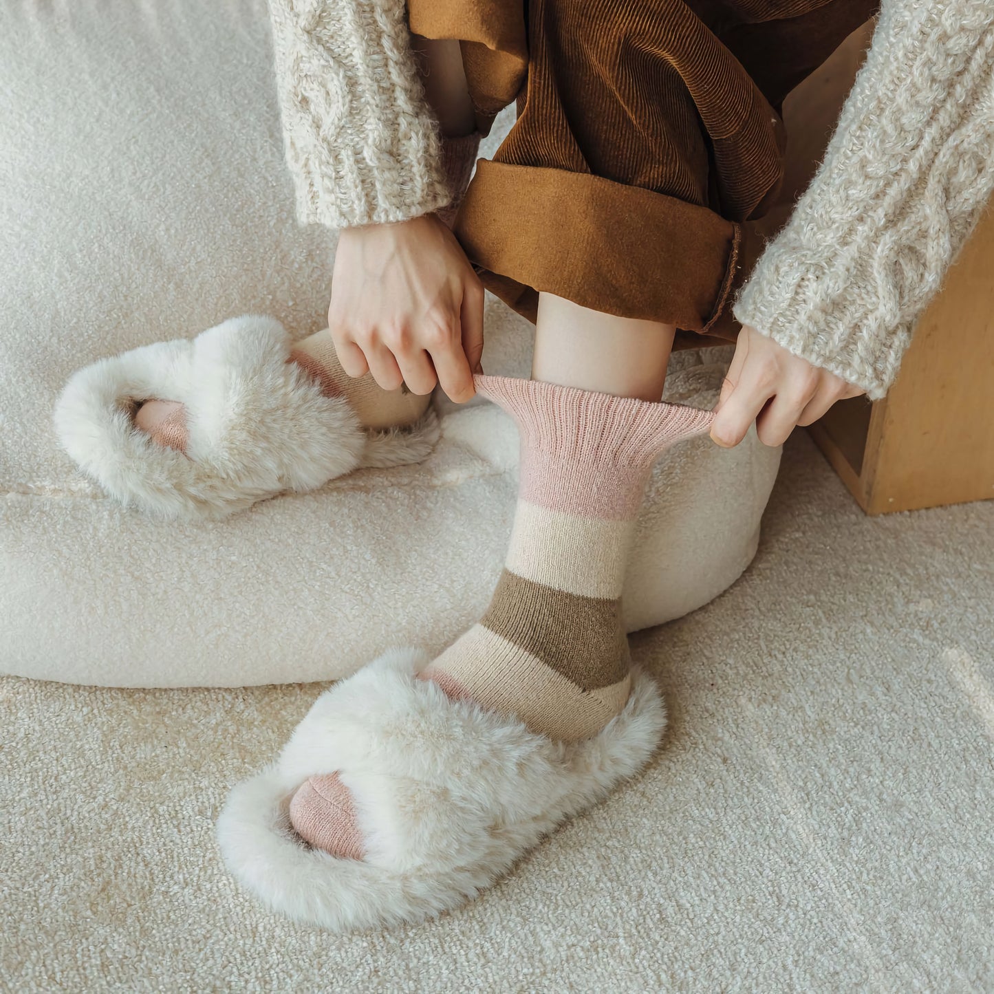 2-Pack Women's Thick Wool Socks for Winter - Cozy Pink Warmth