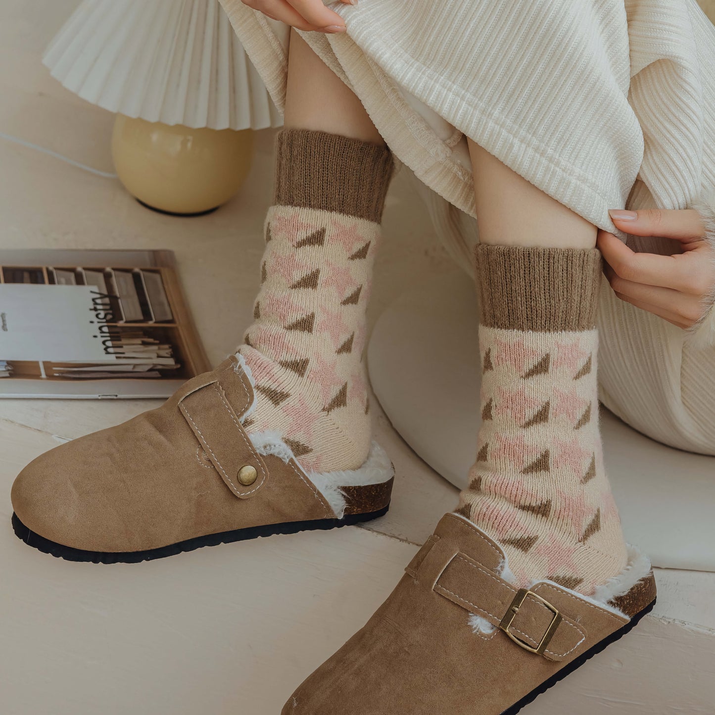 2-Pack Women's Thick Wool Socks for Winter - Cozy Pink Warmth