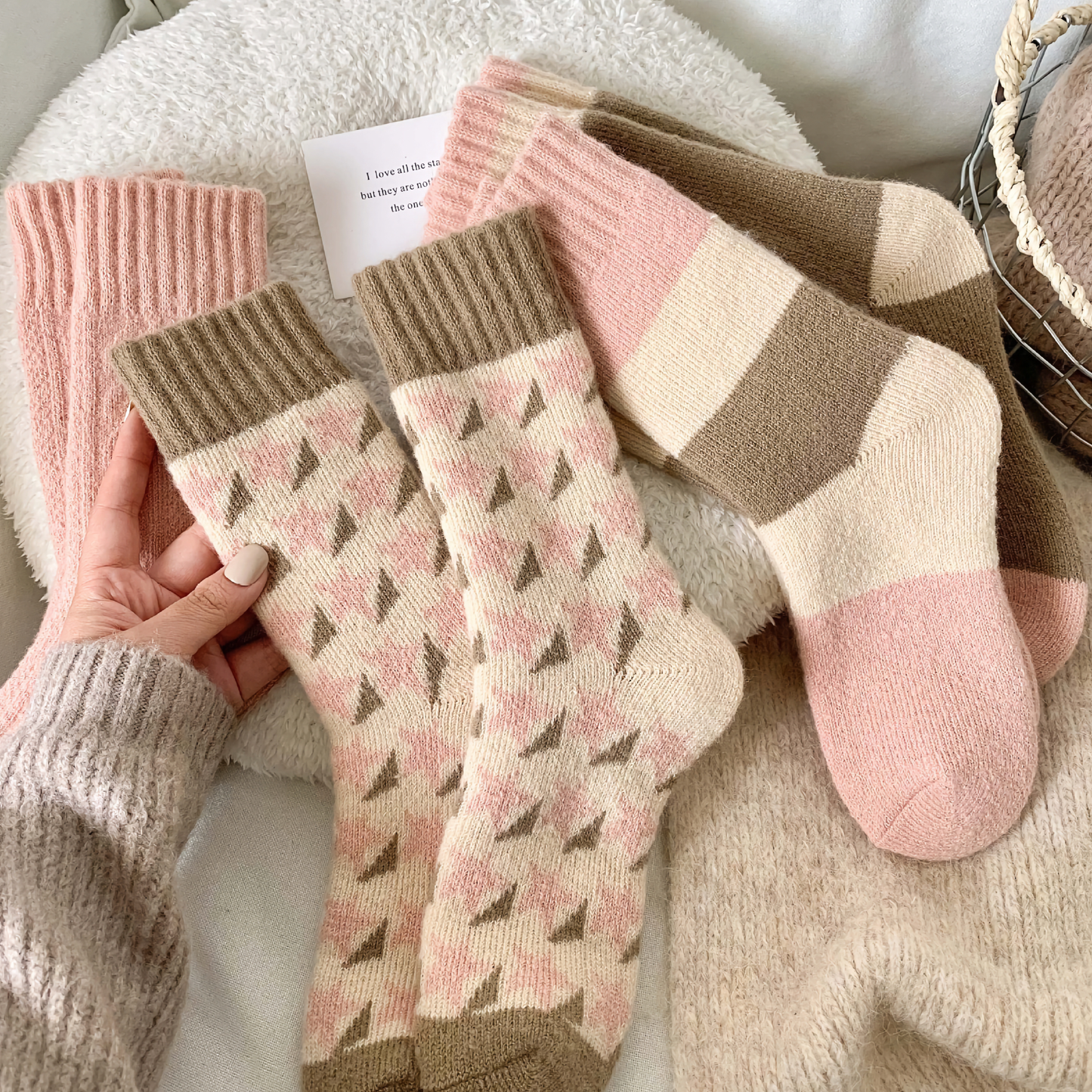 2-Pack Women's Thick Wool Socks for Winter - Cozy Pink Warmth