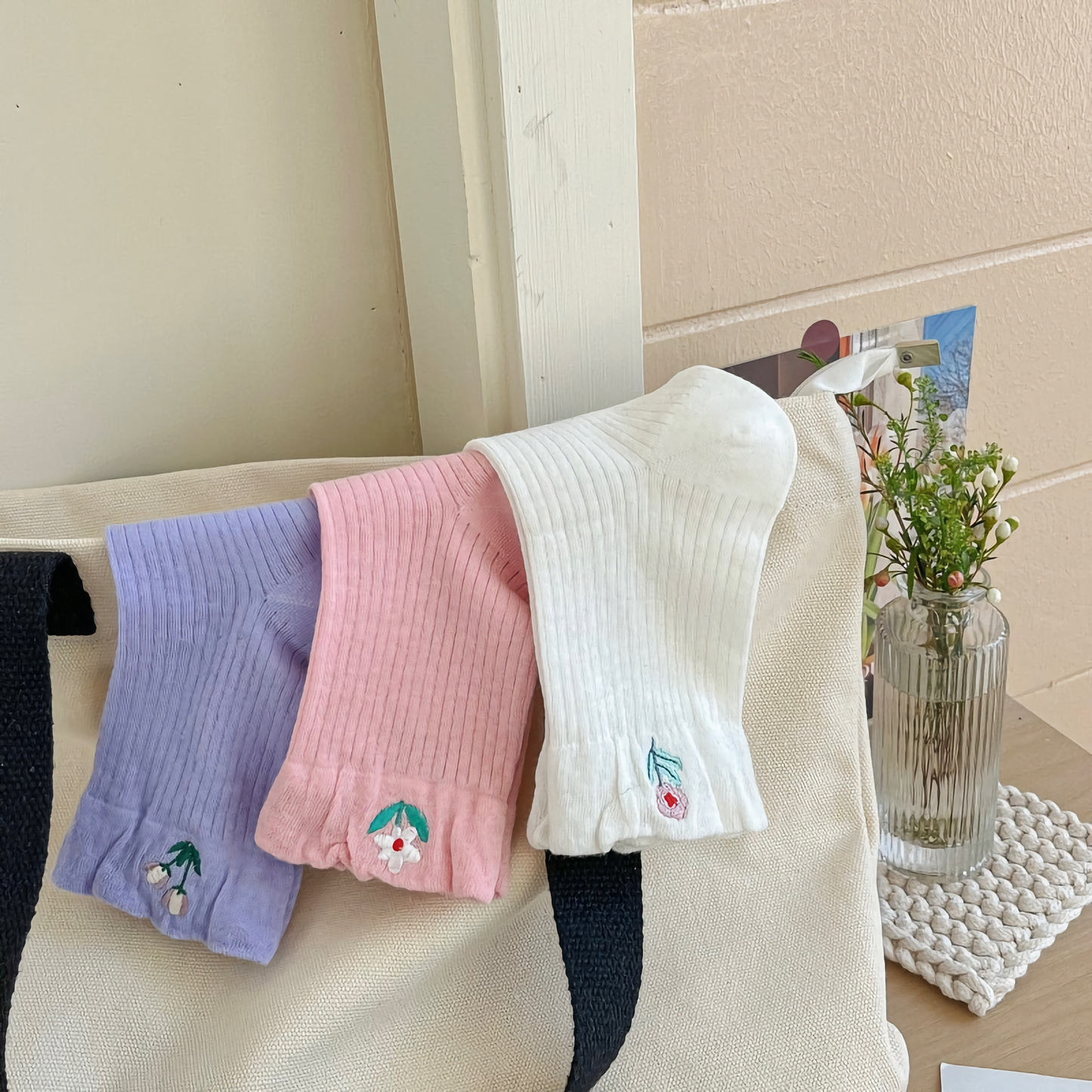 2-Pack Thin Solid Color Women's Socks with Floral Embroidery