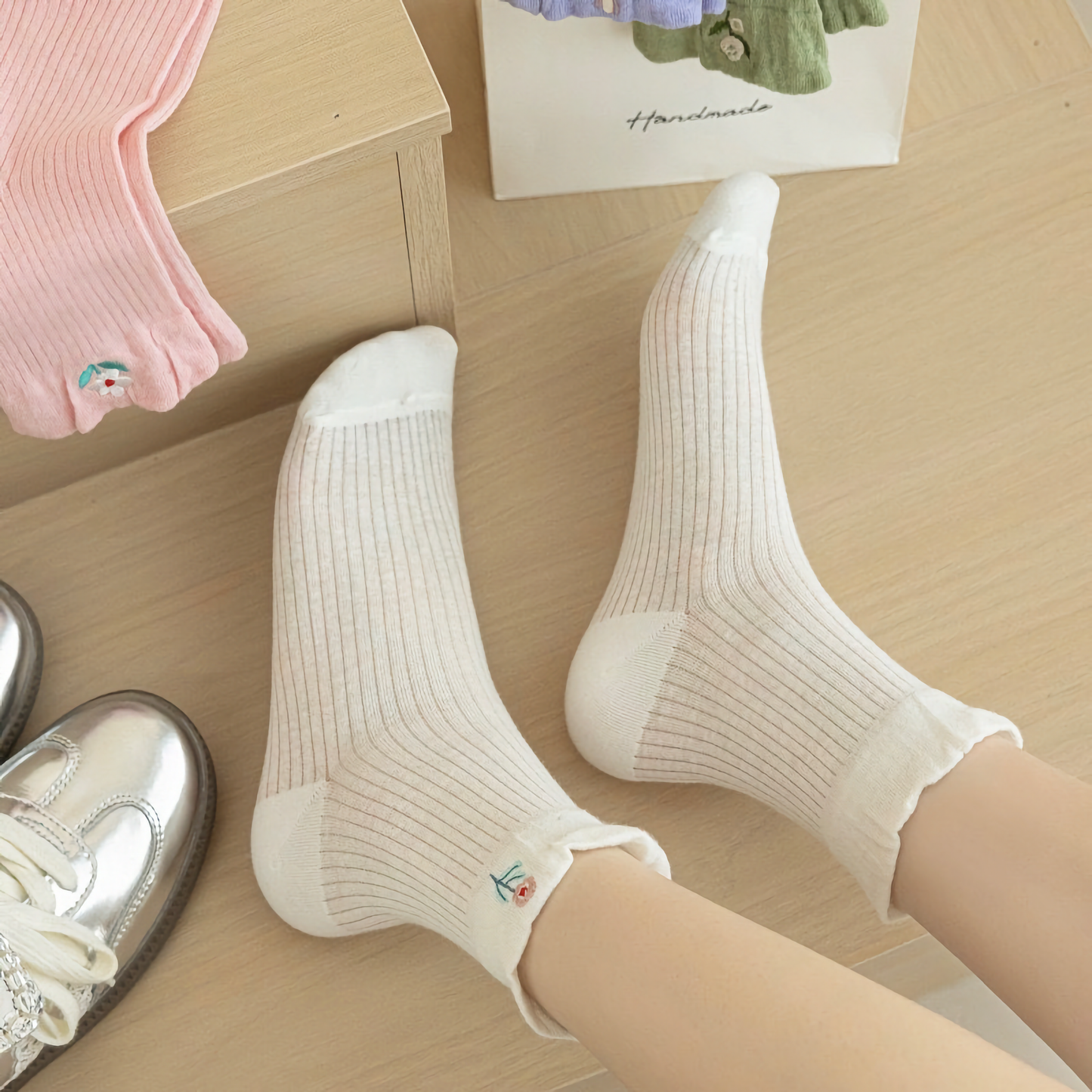 2-Pack Thin Solid Color Women's Socks with Floral Embroidery