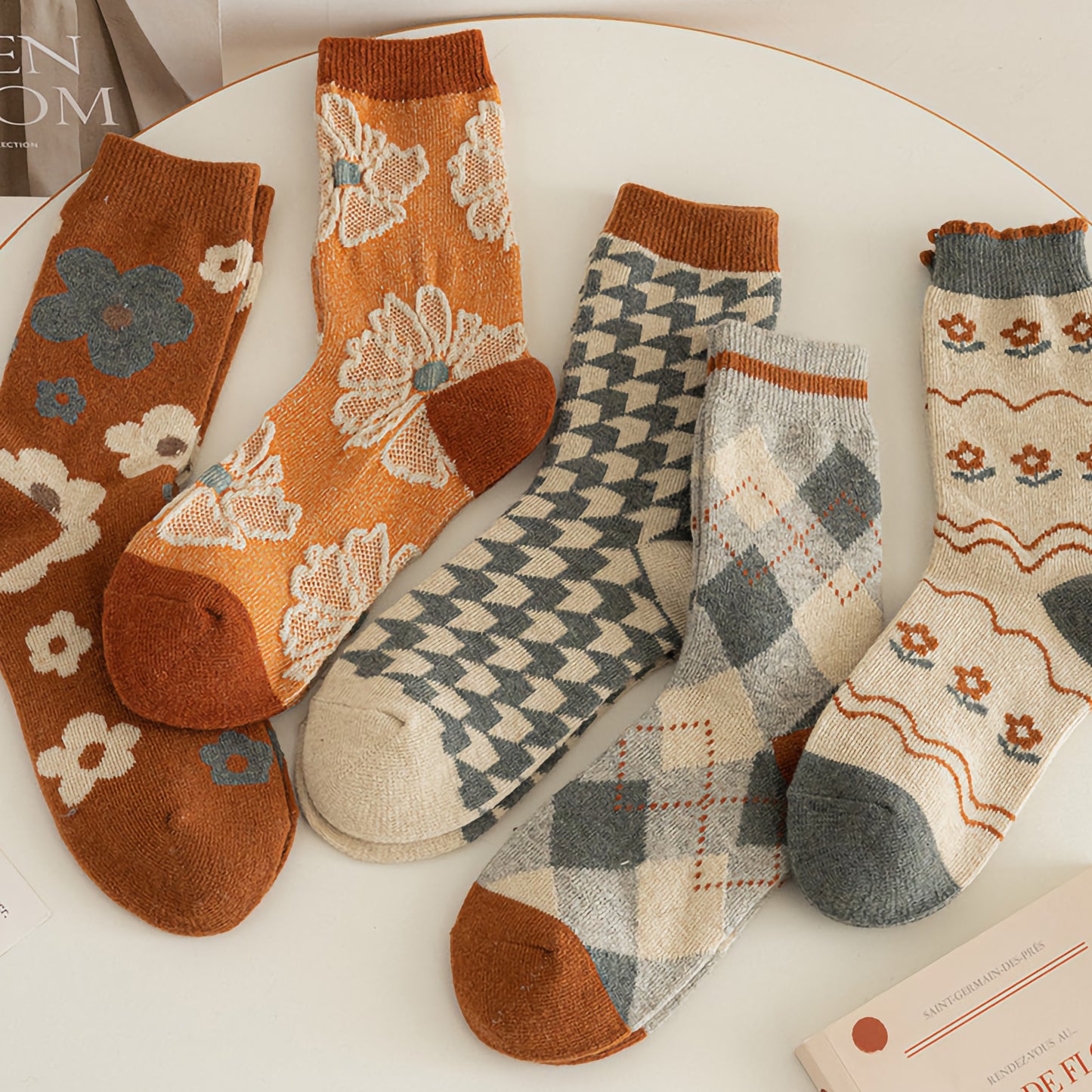 2-Pack Winter Wool Crew Socks with Floral Design for Women