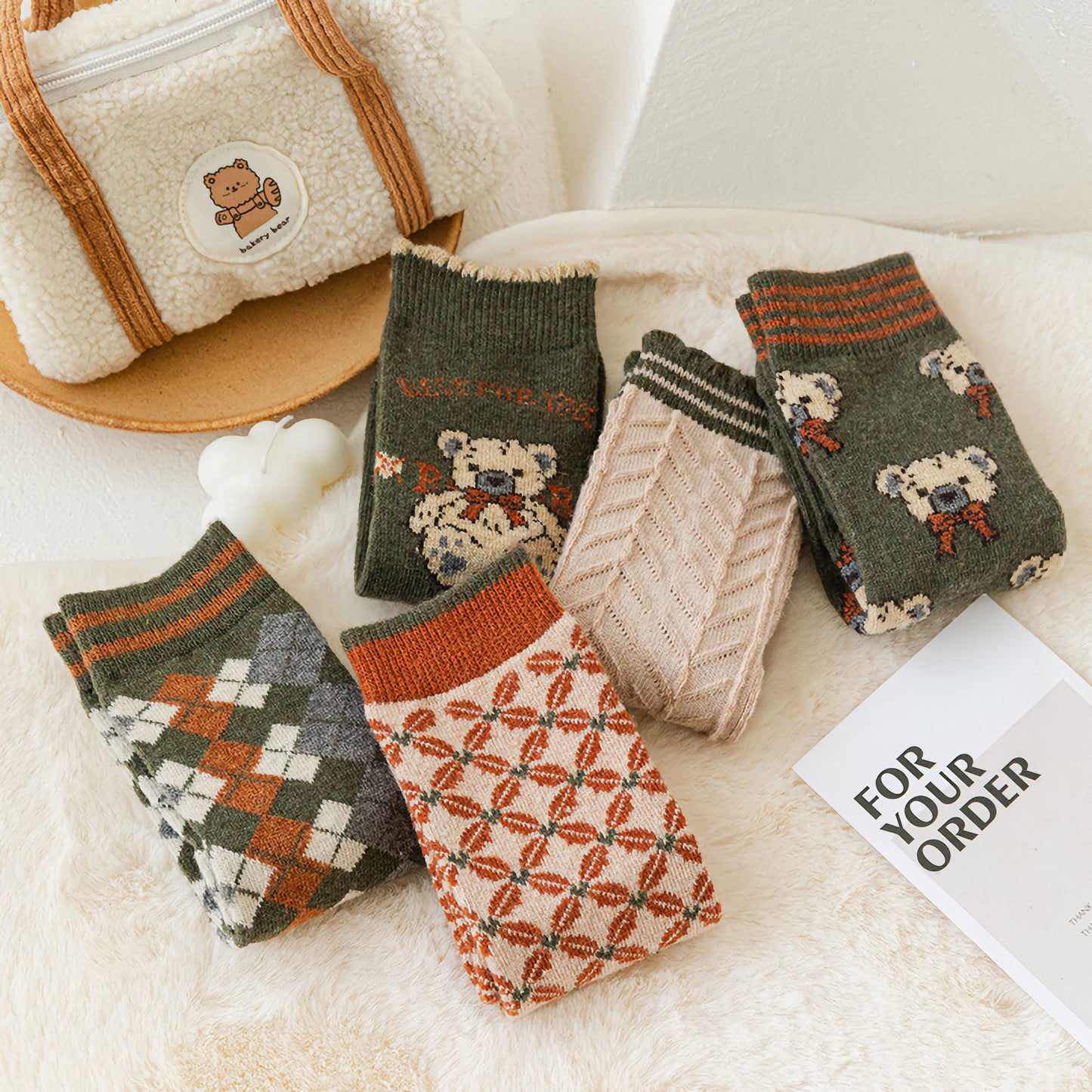 2-Pack Christmas Forest Green Cashmere Socks: Winter Wool Elegance for Women