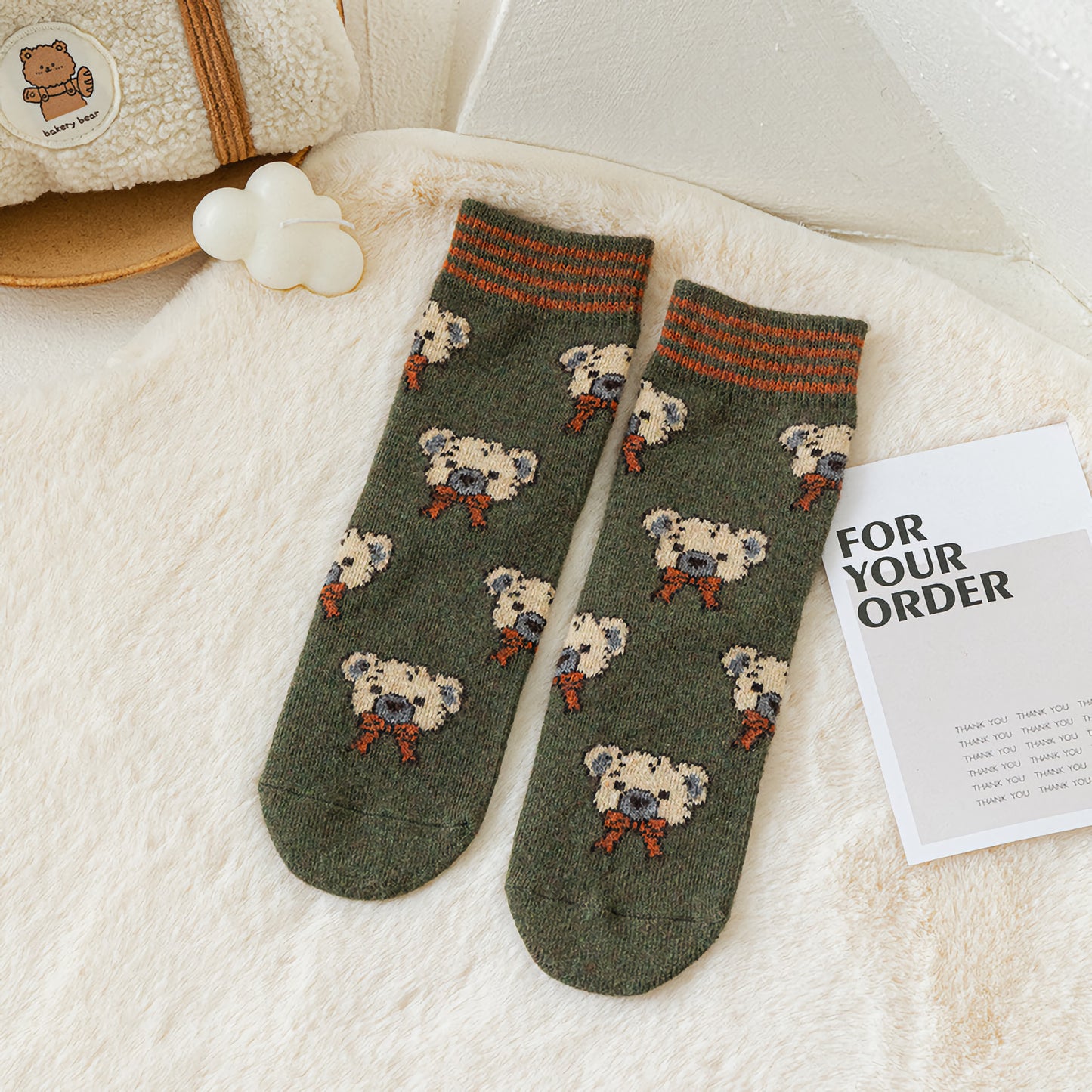 2-Pack Christmas Forest Green Cashmere Socks: Winter Wool Elegance for Women