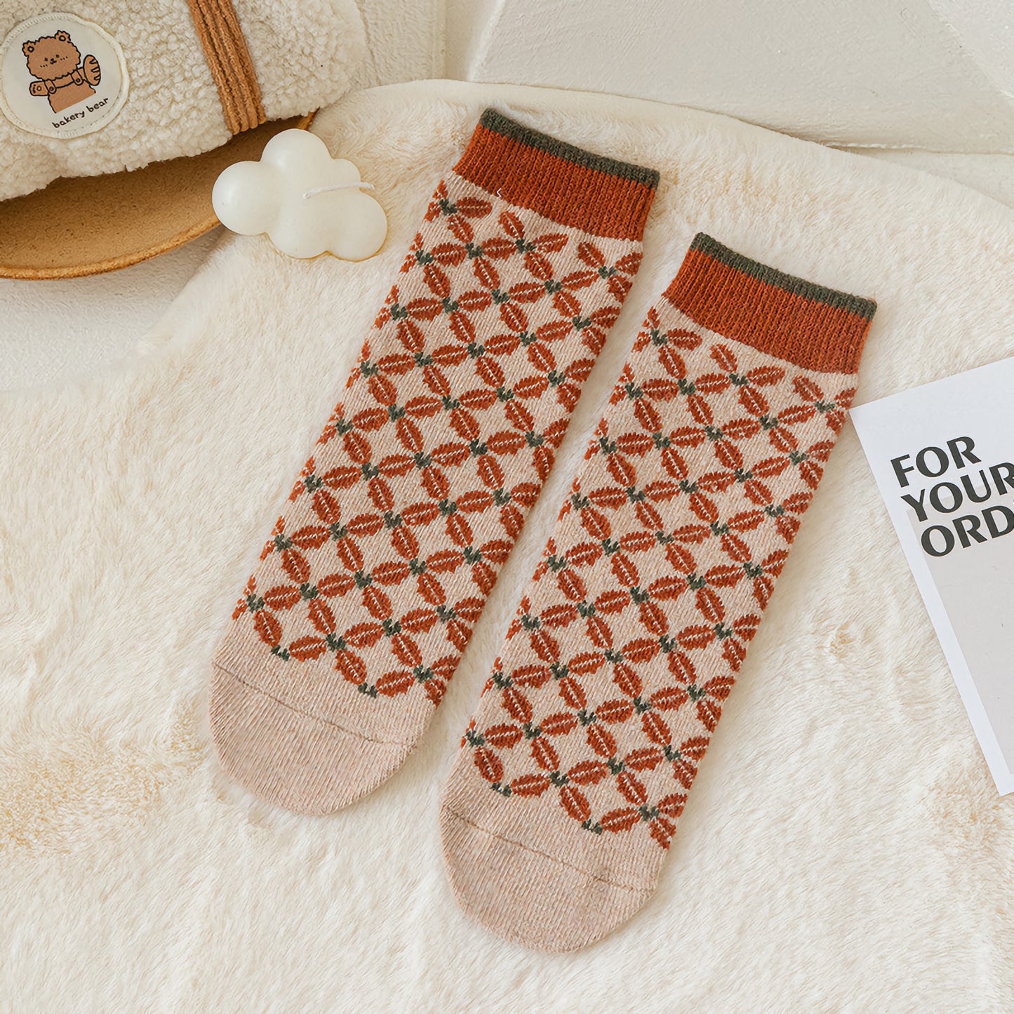 2-Pack Christmas Forest Green Cashmere Socks: Winter Wool Elegance for Women