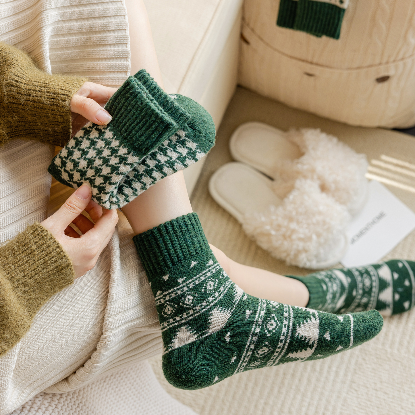 2-Pack Green Wool Christmas Socks for Women - Thick & Warm