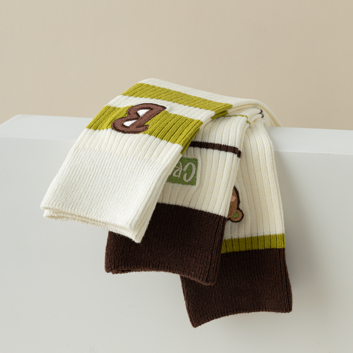 2-Pack Green Cotton Women's Socks - Stylish Minimalist Design for Everyday Wear