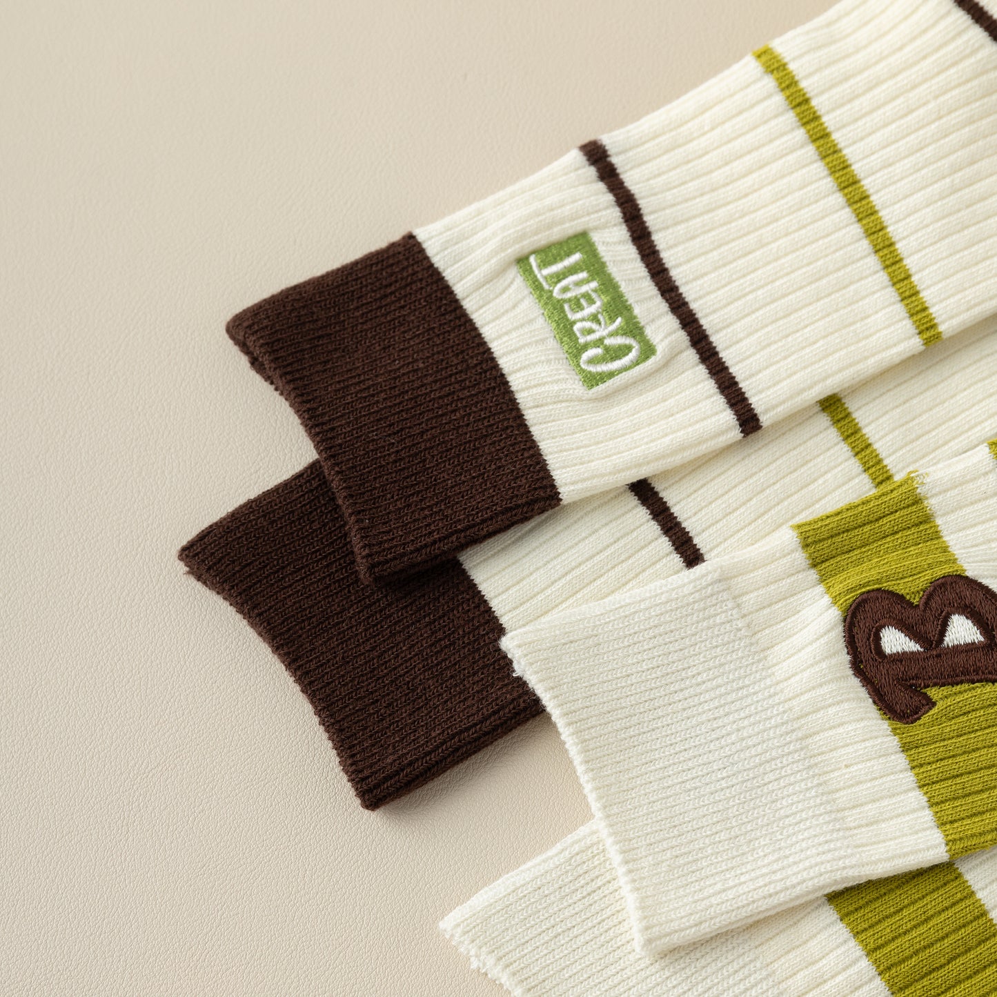 2-Pack Green Cotton Women's Socks - Stylish Minimalist Design for Everyday Wear