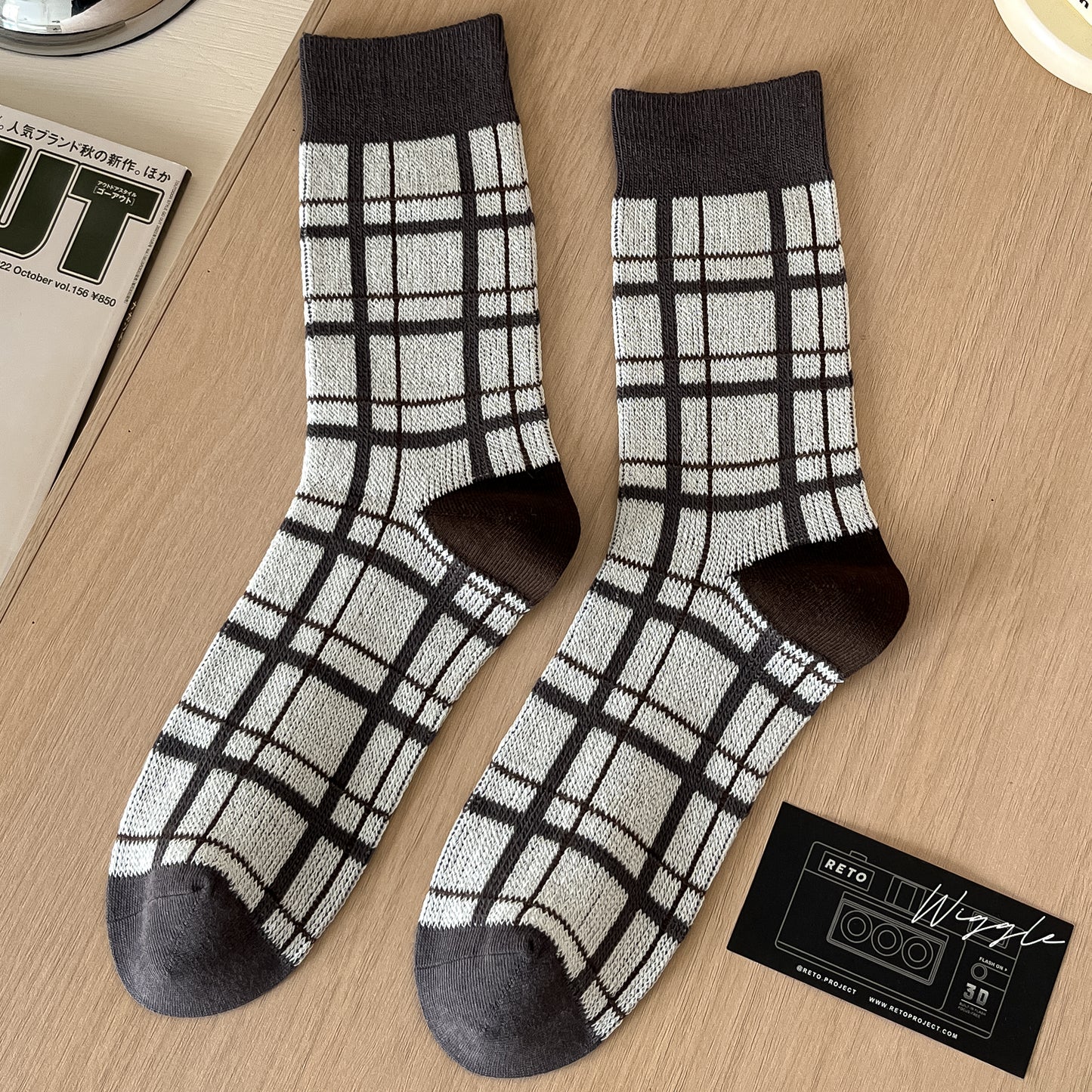 2-Pack Men's Classic Cotton Socks: Retro Elegance for Business Casual Attire