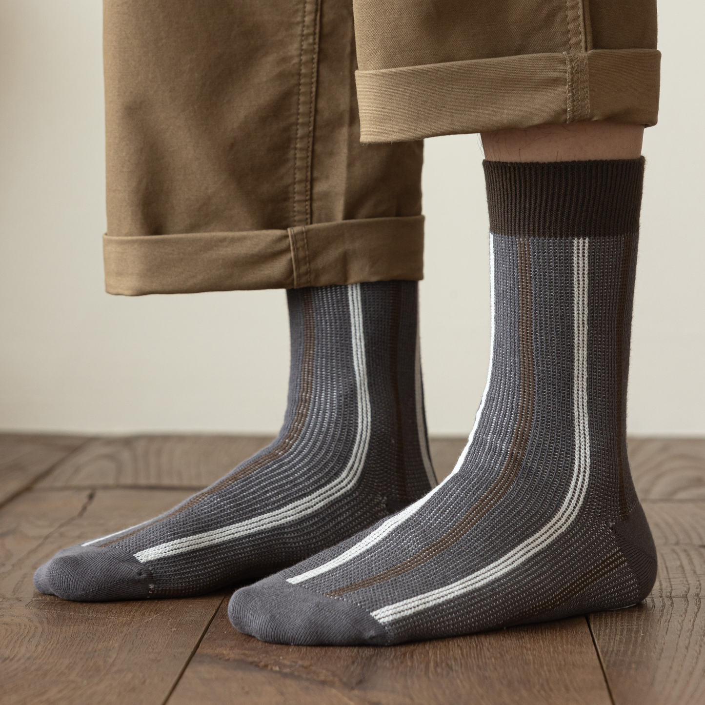 2-Pack Men's Classic Cotton Socks: Retro Elegance for Business Casual Attire