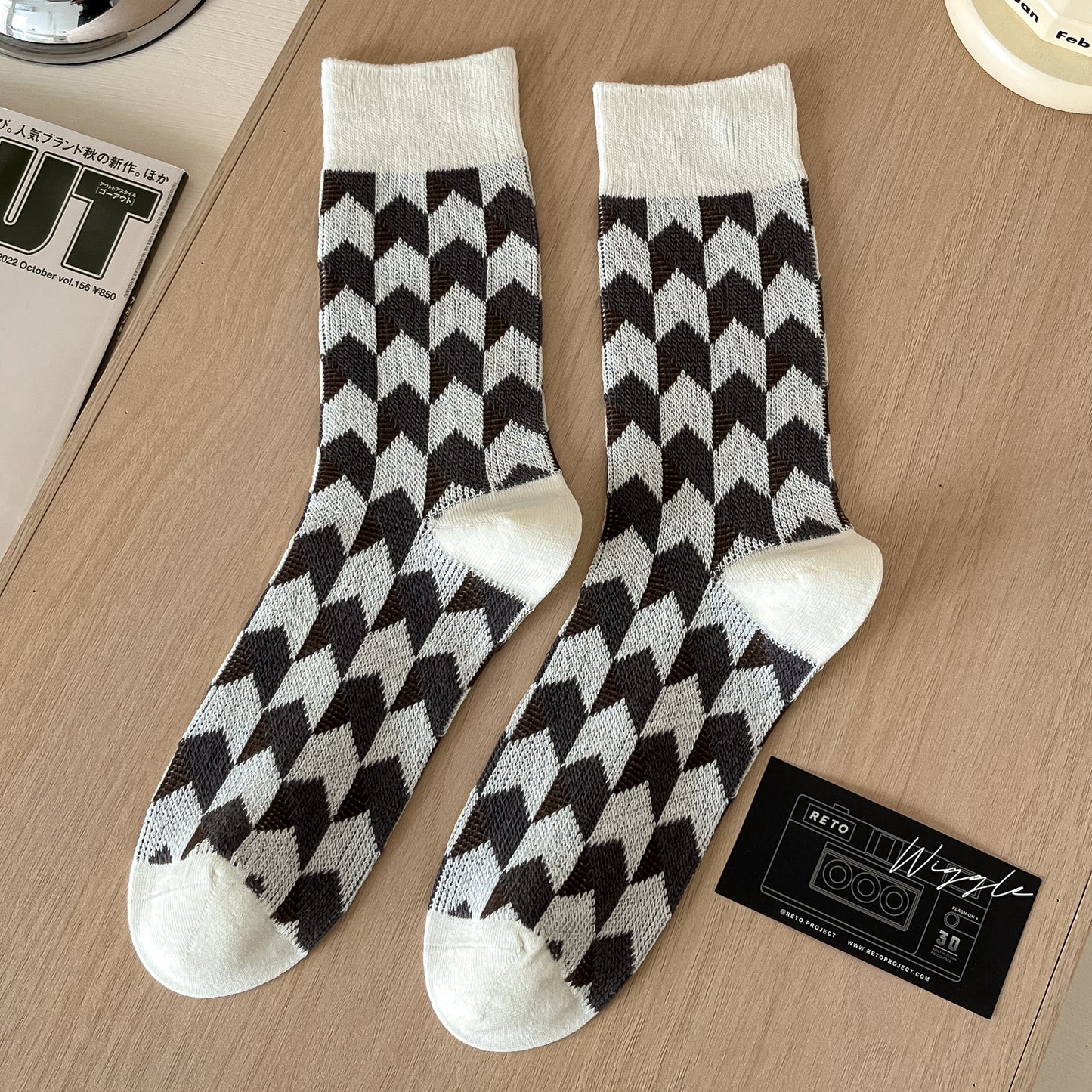 2-Pack Men's Classic Cotton Socks: Retro Elegance for Business Casual Attire