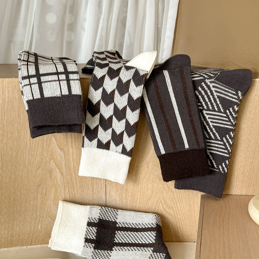 2-Pack Men's Classic Cotton Socks: Retro Elegance for Business Casual Attire