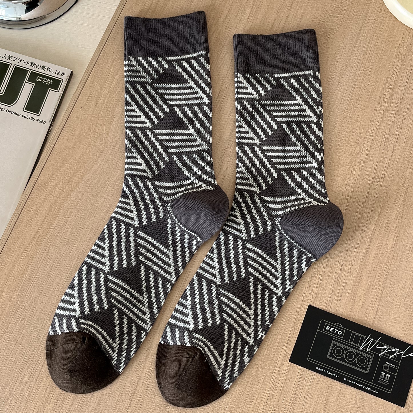 2-Pack Men's Classic Cotton Socks: Retro Elegance for Business Casual Attire