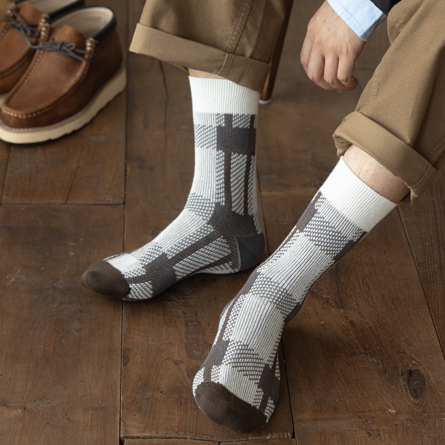 2-Pack Men's Classic Cotton Socks: Retro Elegance for Business Casual Attire