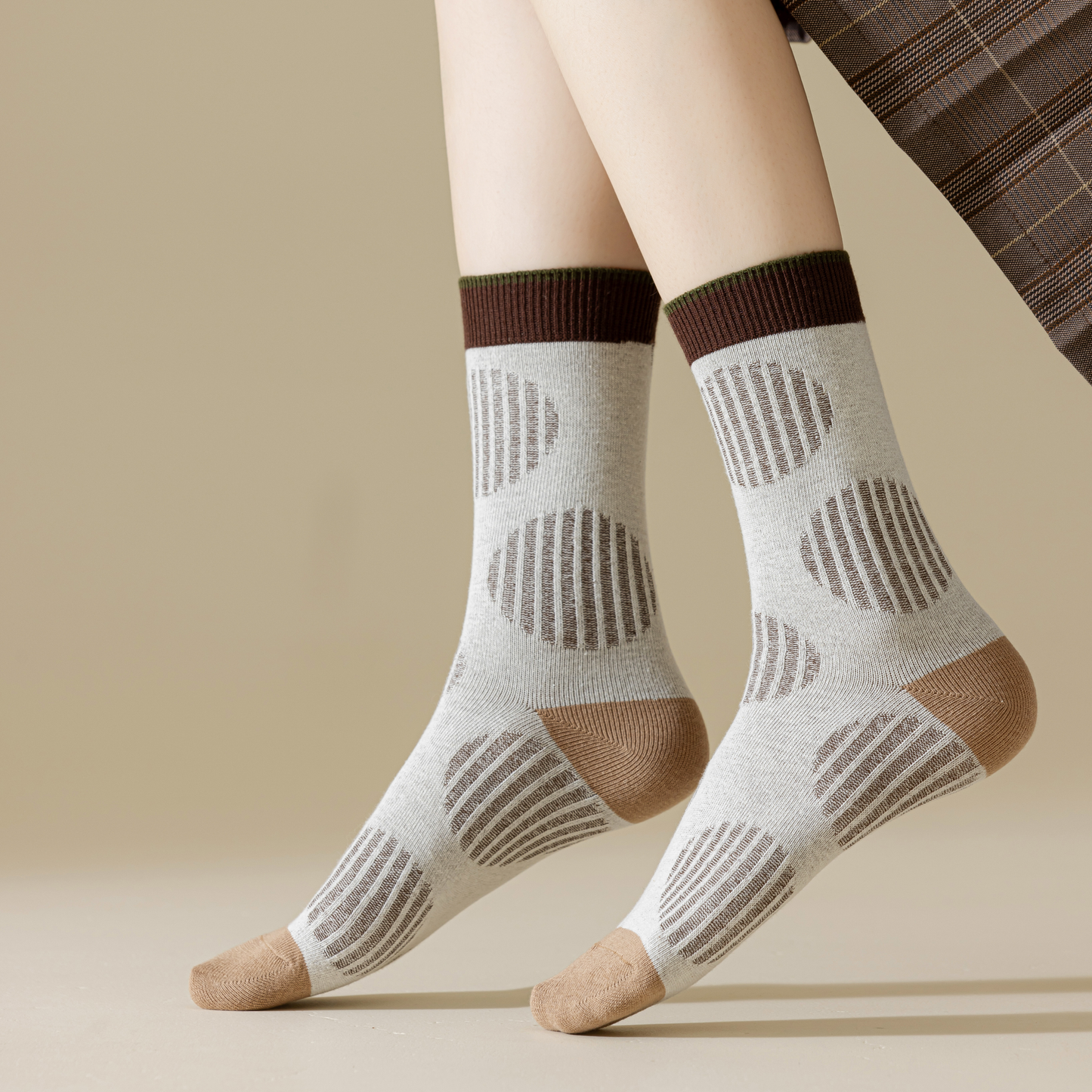 2-Pack Versatile Retro Green Coffee Cotton Socks for Women: Striped Design with Smiley Faces – Soft & Stylish