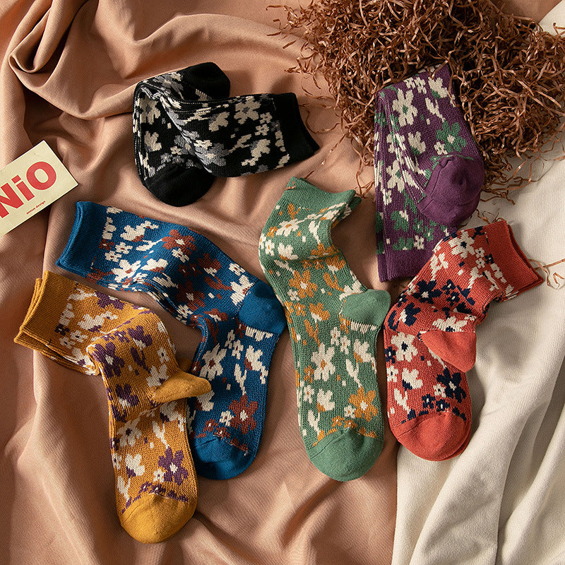 2-Pack Retro Floral Socks: Warm Knitted Cotton Elegance for Women