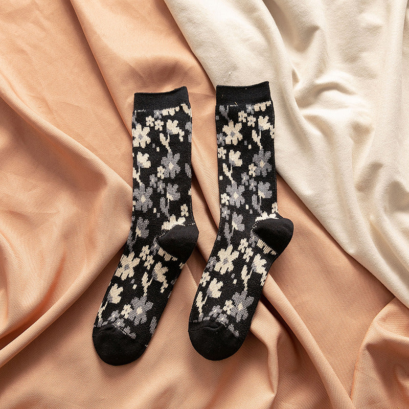 2-Pack Retro Floral Socks: Warm Knitted Cotton Elegance for Women