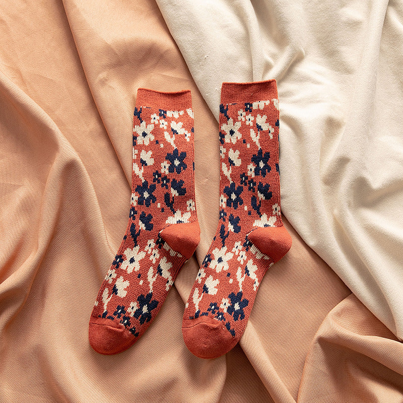 2-Pack Retro Floral Socks: Warm Knitted Cotton Elegance for Women