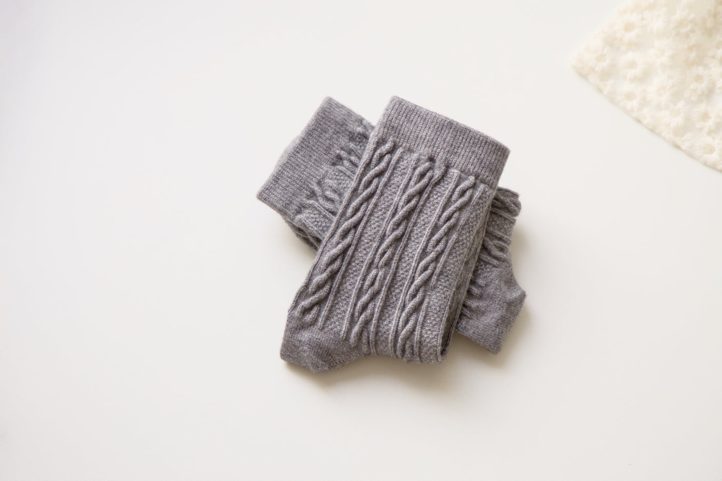 2-Pack Retro Warm Twist Socks - Solid Color Knitted Wool Elegance