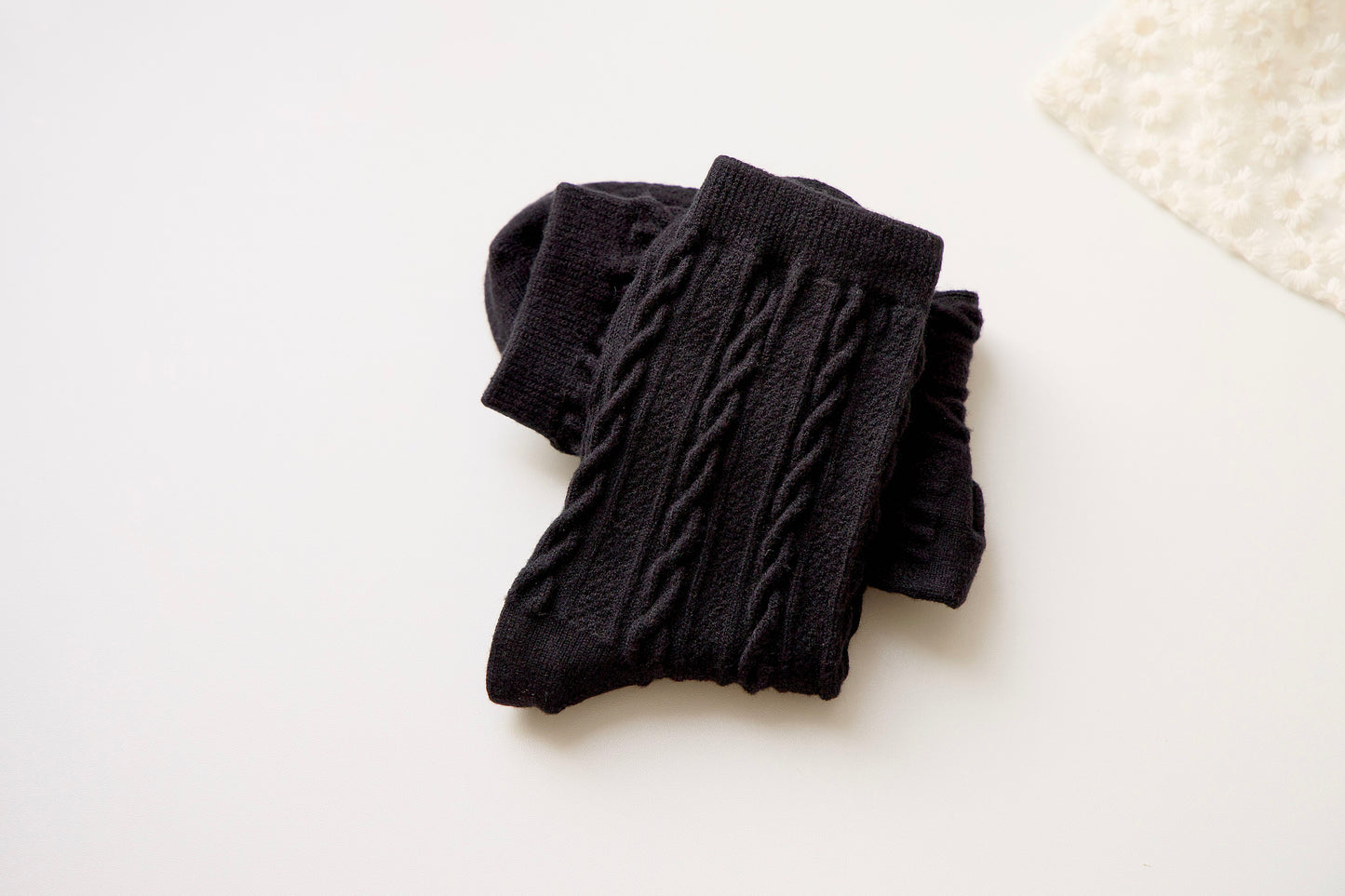 2-Pack Retro Warm Twist Socks - Solid Color Knitted Wool Elegance