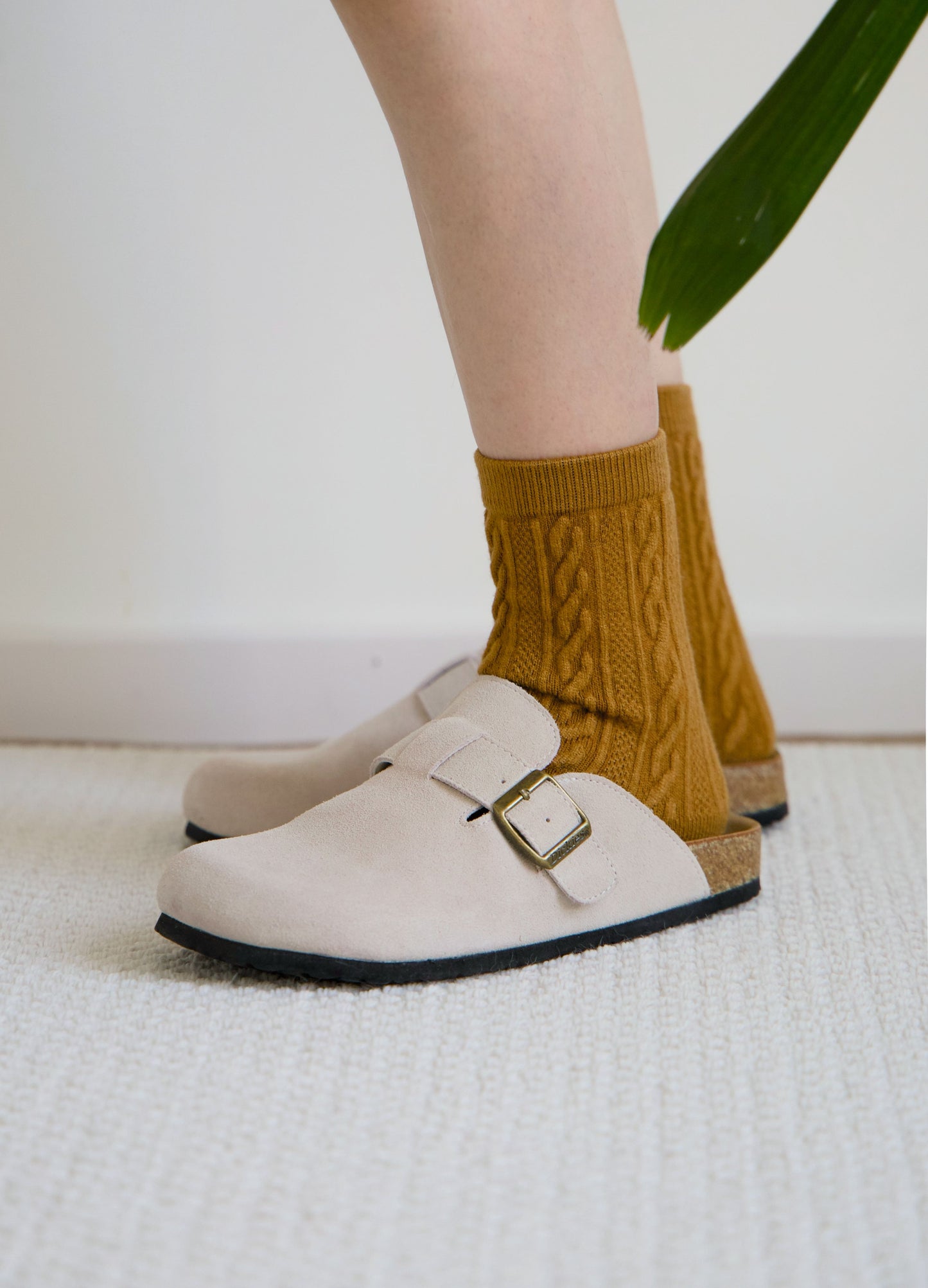 2-Pack Retro Warm Twist Socks - Solid Color Knitted Wool Elegance