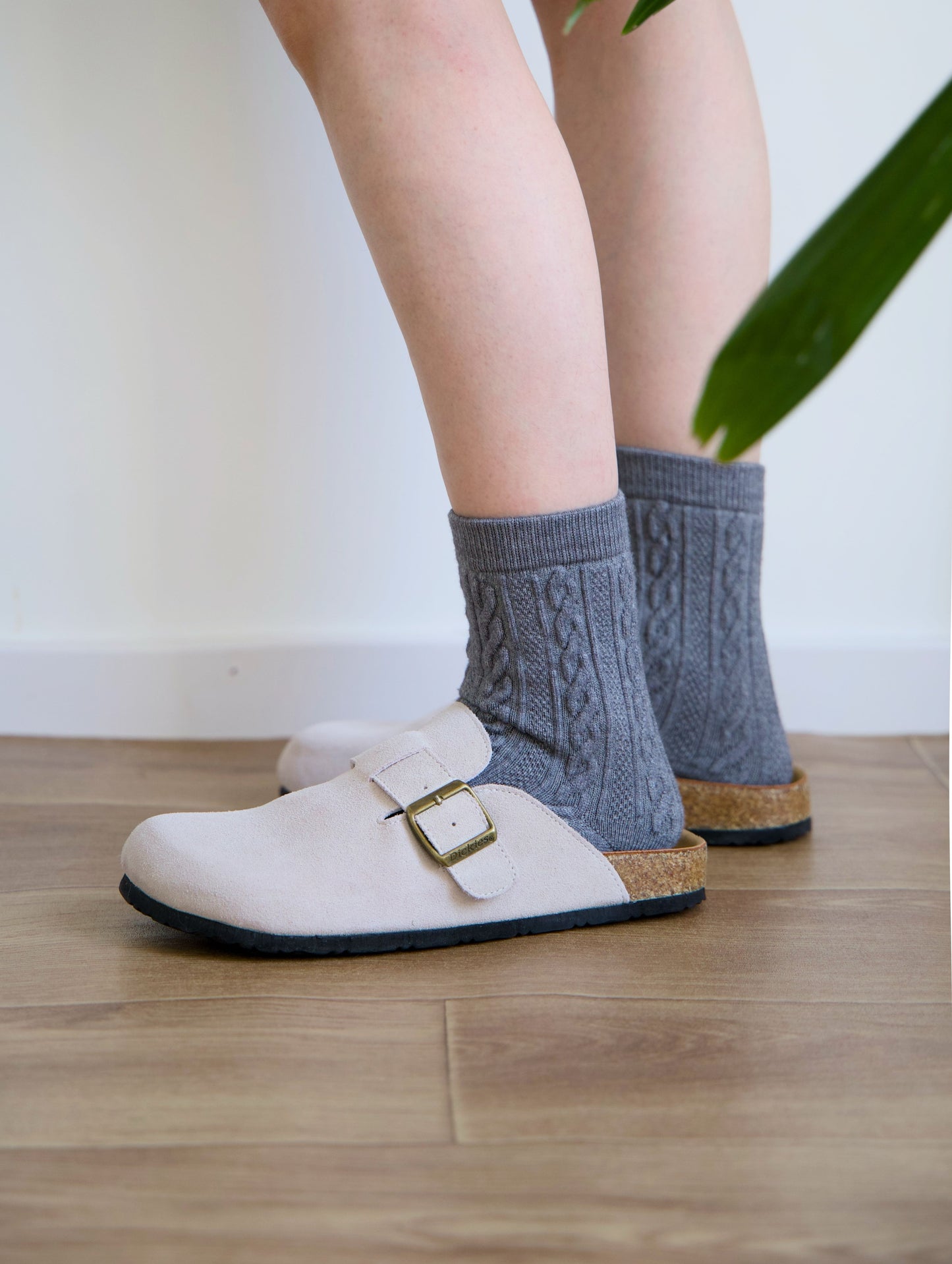 2-Pack Retro Warm Twist Socks - Solid Color Knitted Wool Elegance