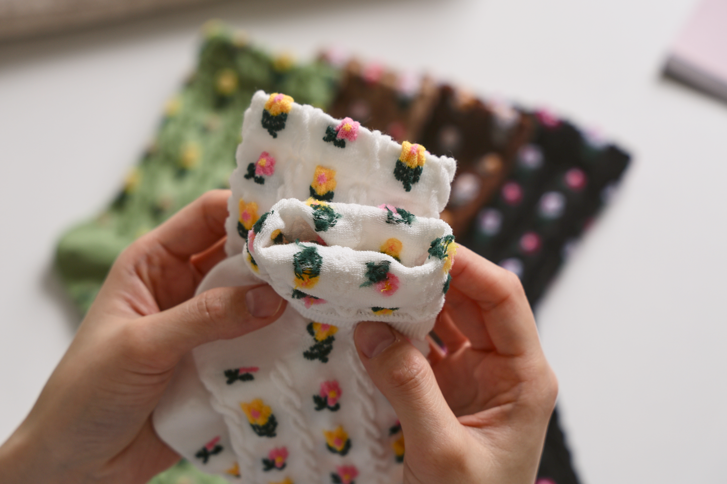 5-Pack Small Floral Socks: Soft Knitted Cotton Elegance for Women