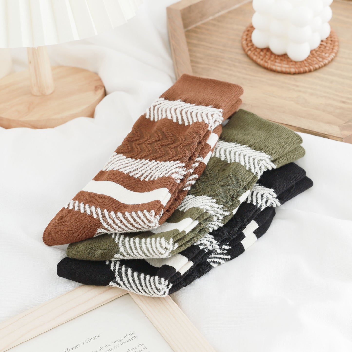 2-Pack Women's Striped Trendy Socks: Knitted Cotton Crew Comfort & Style