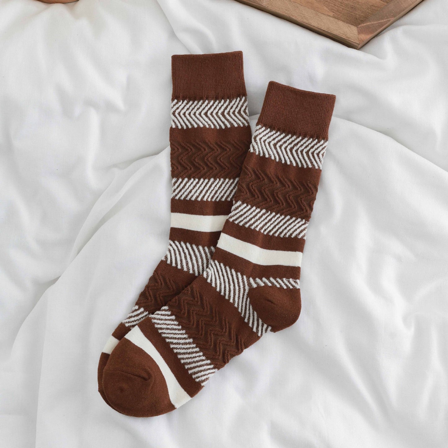2-Pack Women's Striped Trendy Socks: Knitted Cotton Crew Comfort & Style