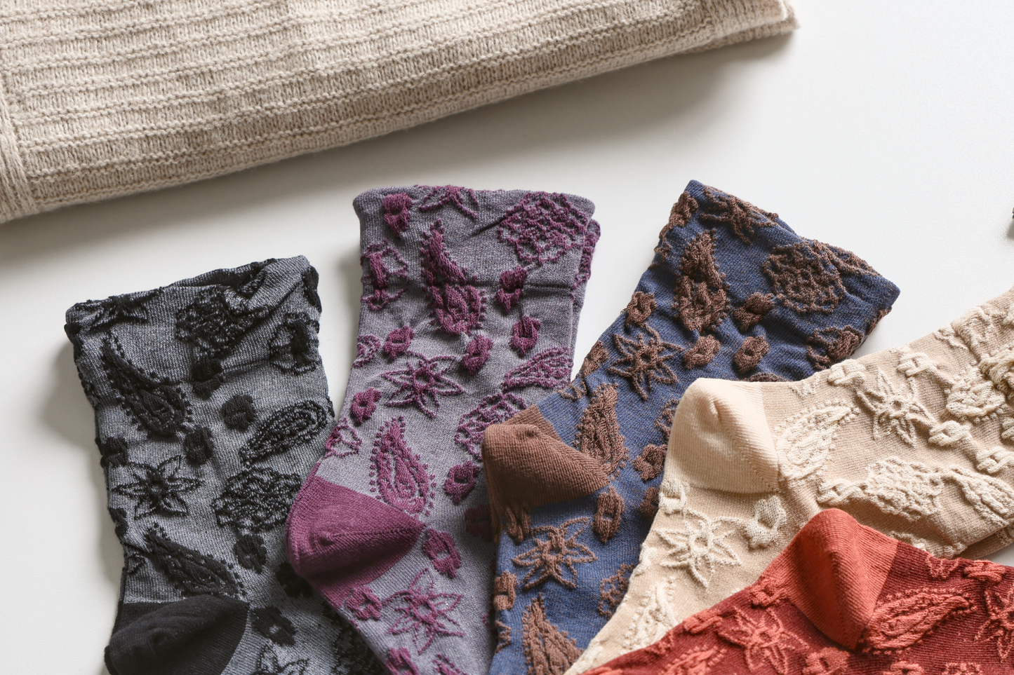 2-Pack Vintage Socks: Knitted Cotton Crew Socks for Women