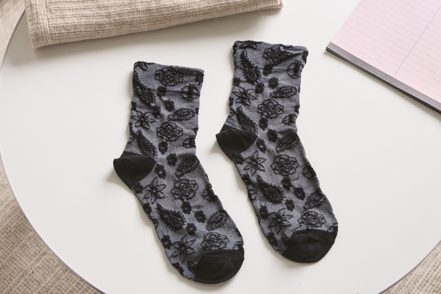2-Pack Vintage Socks: Knitted Cotton Crew Socks for Women