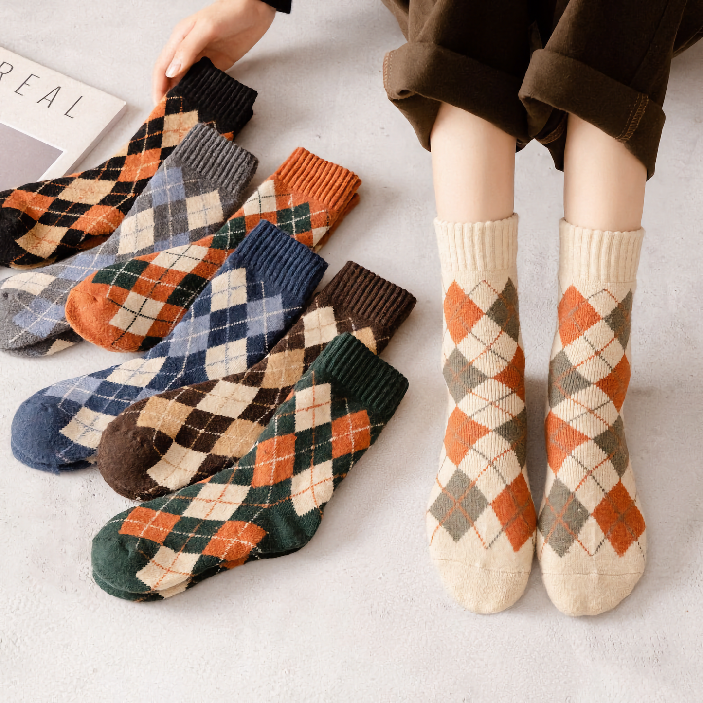 2-Pack Vintage Wool Socks: Knitted Cozy Crew Elegance for Women