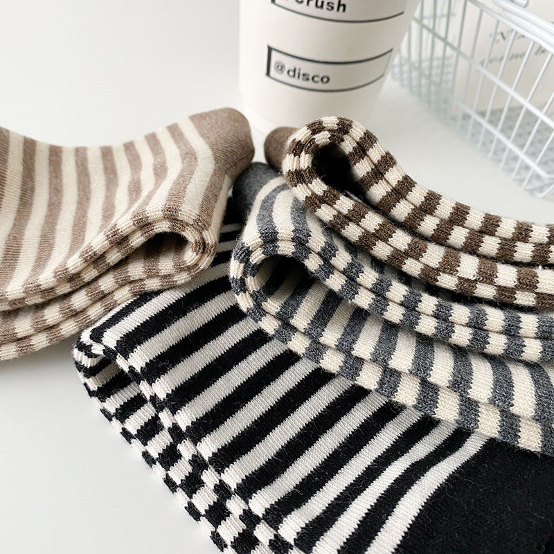 2-Pack Women's Zebra Stripe Socks: Knitted Cotton Crew Elegance