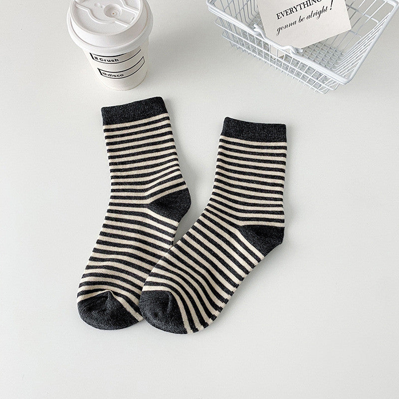2-Pack Women's Zebra Stripe Socks: Knitted Cotton Crew Elegance