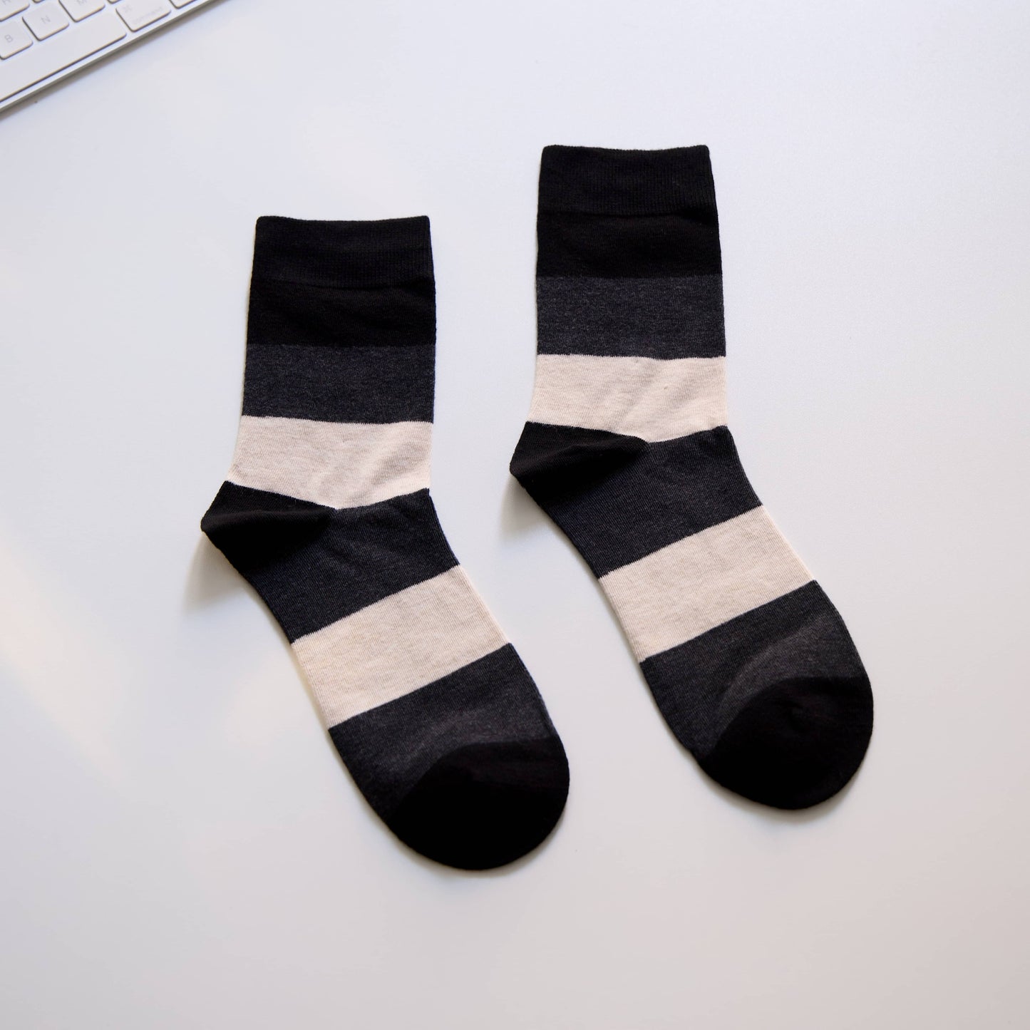 5-Pack Men's Wool Blend Crew Socks – Silk-Soft & Breathable