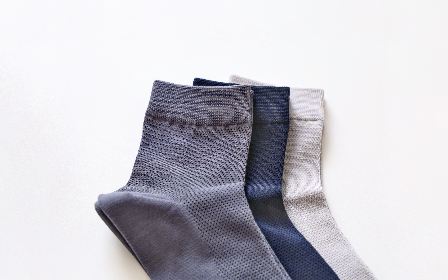 2-Pack Men's Breathable Cotton Ankle Socks - Lightweight & Soft