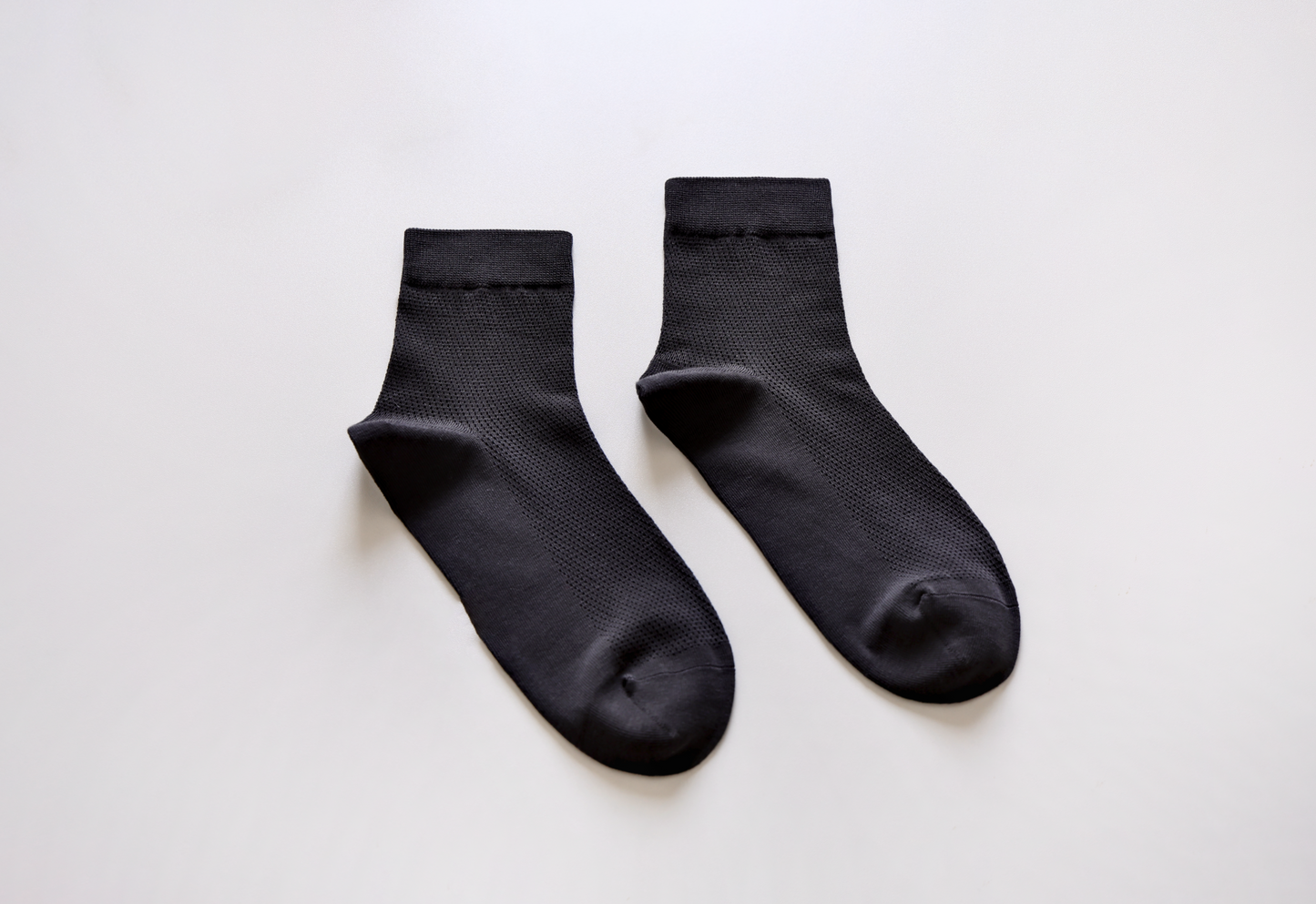 2-Pack Men's Breathable Cotton Ankle Socks - Lightweight & Soft