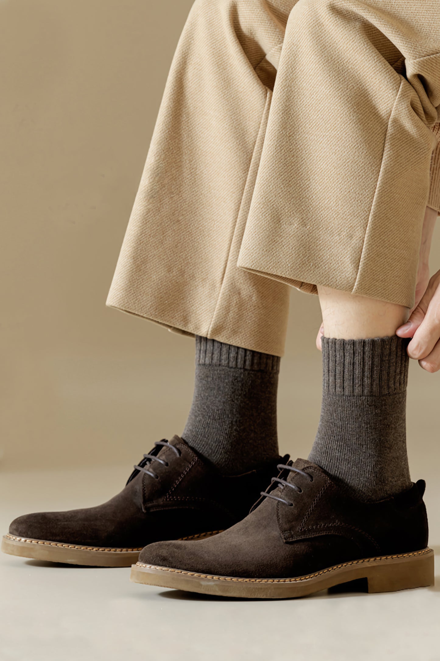 2-Pack Men's Wool Socks - Minimalist Warm Solid Colors for Winter