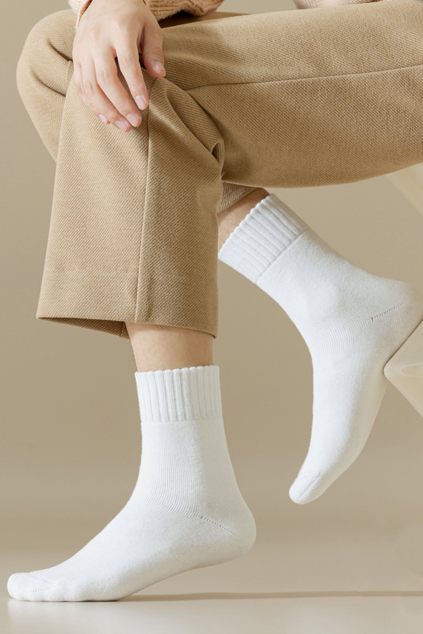 2-Pack Men's Wool Socks - Minimalist Warm Solid Colors for Winter