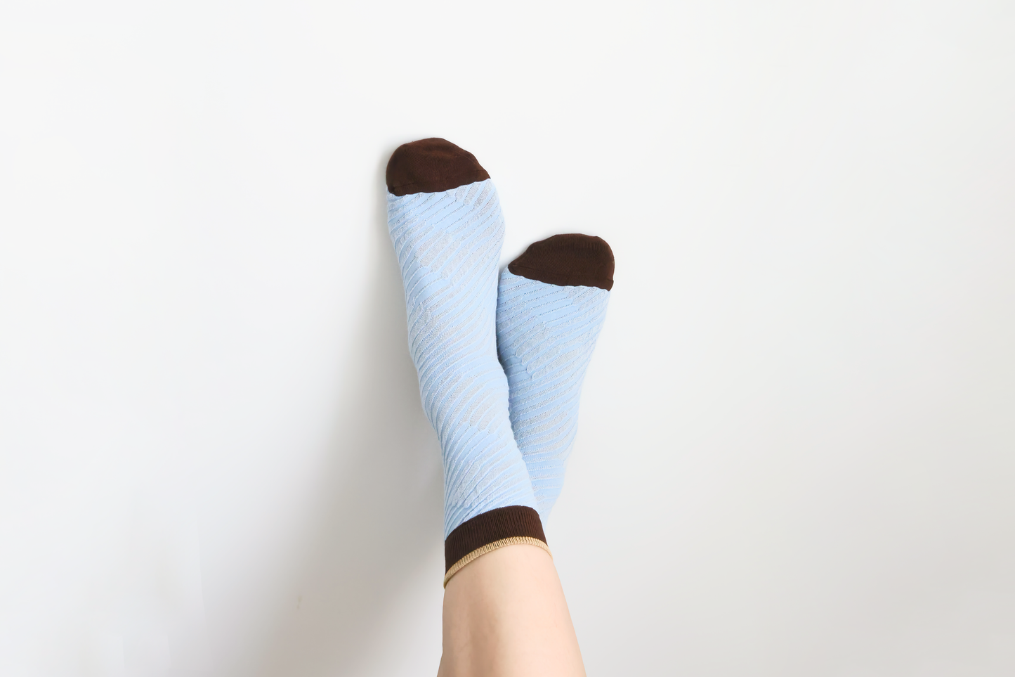 2-Pack Women’s Retro Colorblock Cotton Crew Socks – Soft & Stylish