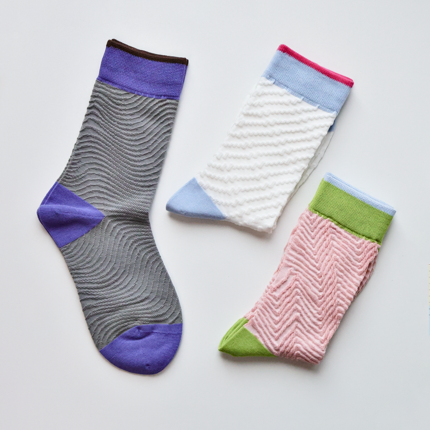 2-Pack Women’s Retro Colorblock Cotton Crew Socks – Soft & Stylish