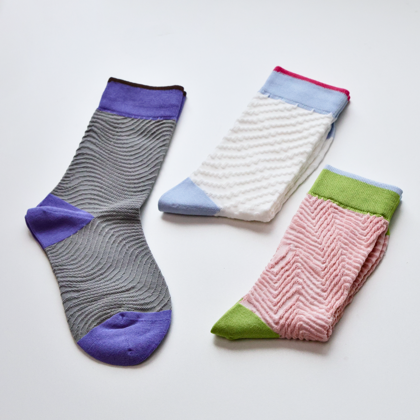2-Pack Women’s Retro Colorblock Cotton Crew Socks – Soft & Stylish