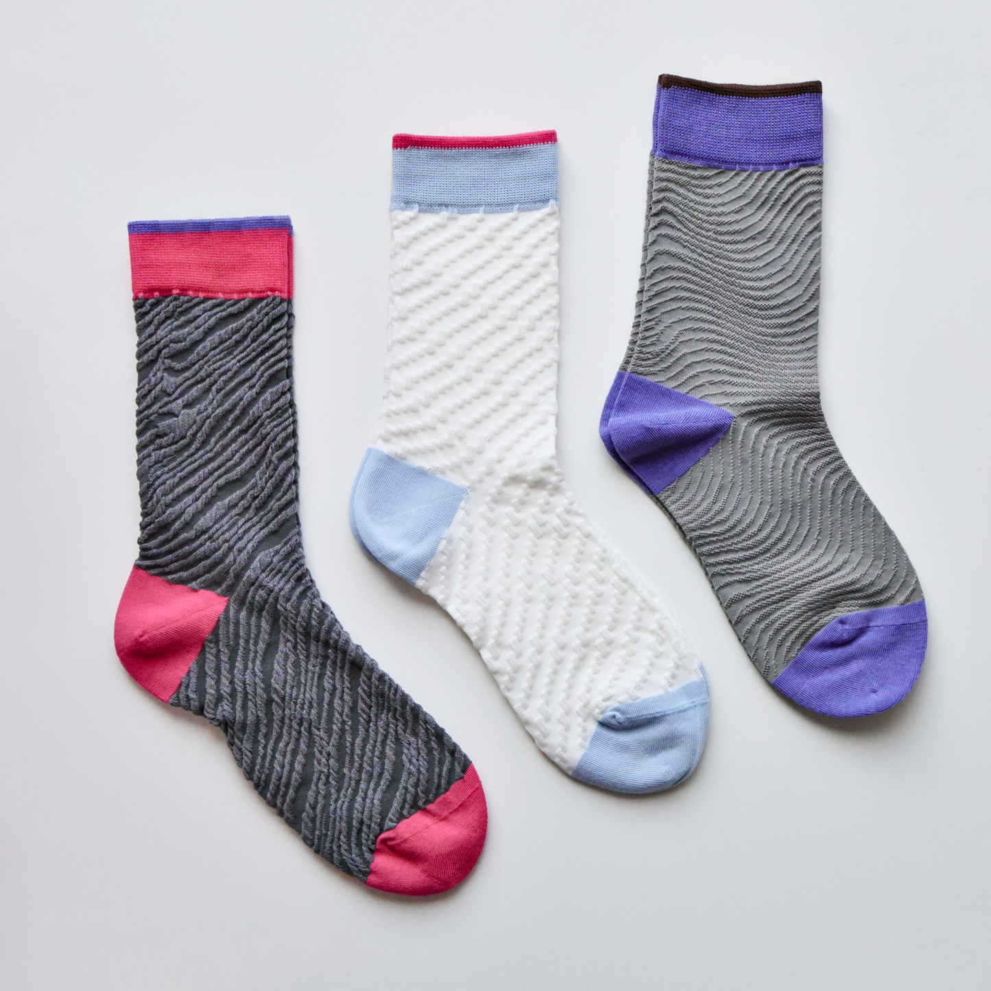 2-Pack Women’s Retro Colorblock Cotton Crew Socks – Soft & Stylish