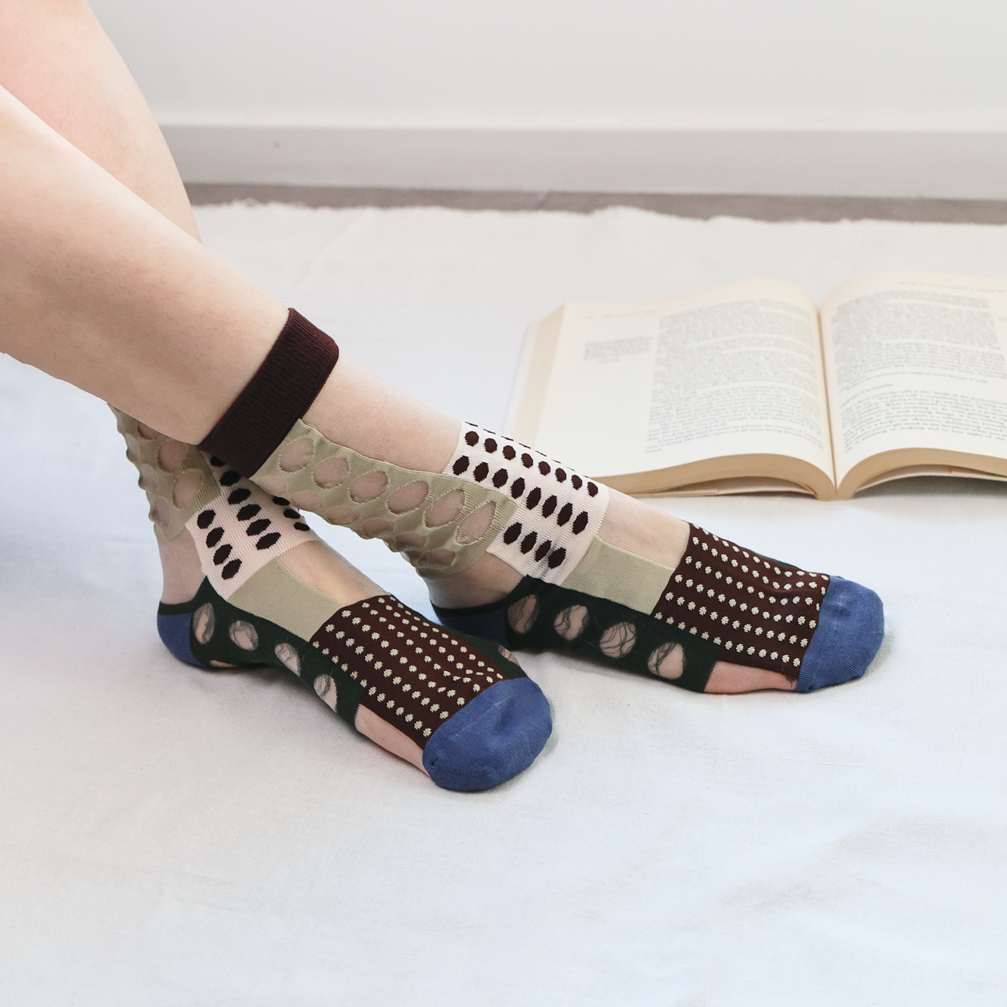 2-Pack Retro Sheer Socks for Women – Floral & Graphic Design